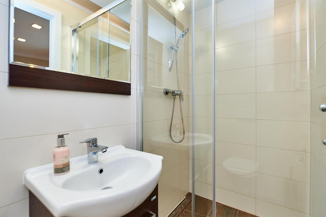 Carmelito Apartment Люблин Екстериор снимка